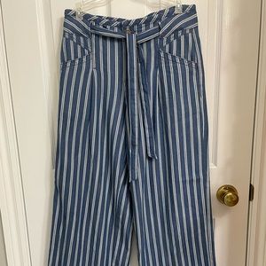 AMERICAN EAGLE wide leg denim size 4